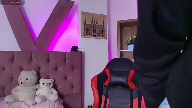 PepperTwink online show from 13, 4, 2026