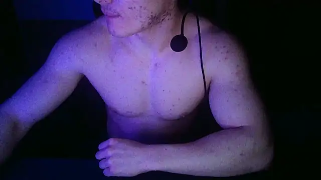 kissspls online show from 9, 3, 2025