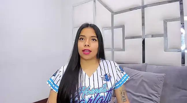 ZoeWan69 online show from 20, 2, 2025