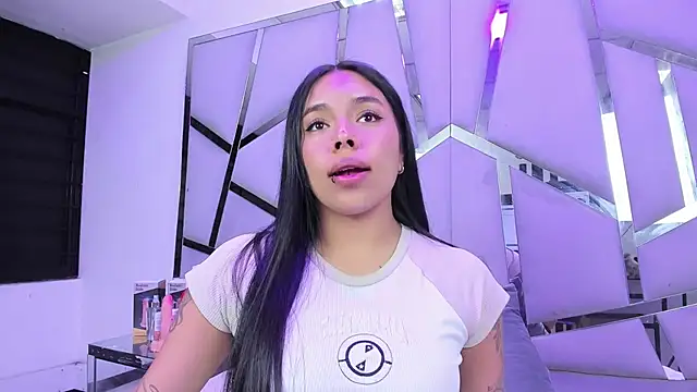 ZoeWan69 online show from 9, 2, 2026