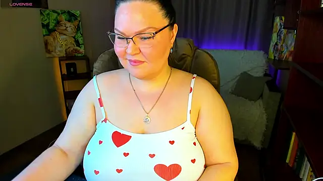 Vivien  wet online show from 4, 3, 2026