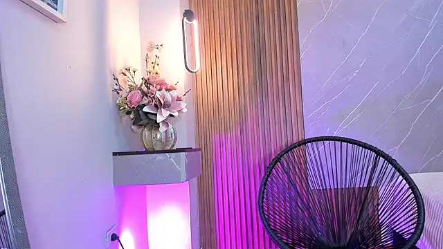 ariana jhonson1 online show from 5, 3, 2025