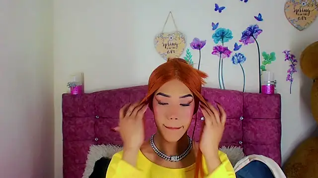 Khloe Leal online show from 16, 3, 2025