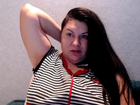 KiraSwee online show from 11, 12, 2024