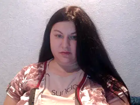 KiraSwee online show from 11, 1, 2025