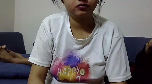 Snapshot of Queen_Couple chatting on 6, 3, 2025 Queen Couple online show from 6, 3, 2025