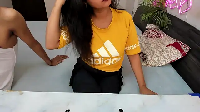 Snapshot of Queen_Couple chatting on 9, 9, 2025 Queen Couple online show from 9, 9, 2025