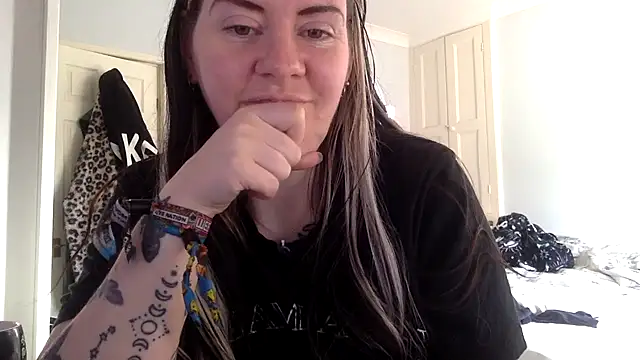 Snapshot of AureliaXOX chatting on 6, 2, 2025 AureliaXOX online show from 6, 2, 2025