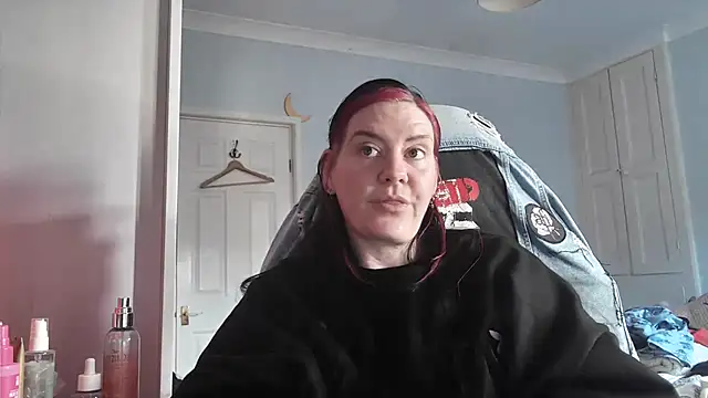 Snapshot of AureliaXOX chatting on 28, 10, 2025 AureliaXOX online show from 28, 10, 2025