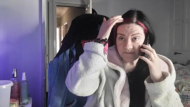 AureliaXOX online show from 21, 11, 2025