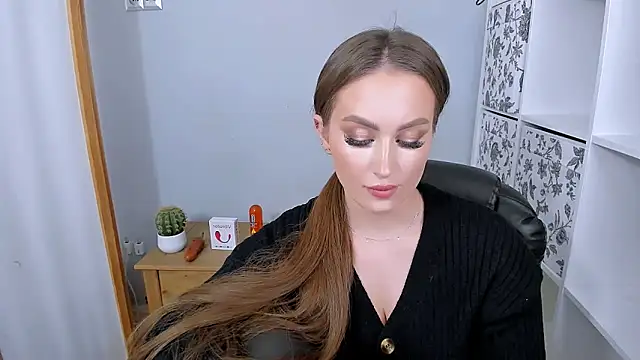 DonnaCam online show from 19, 12, 2025