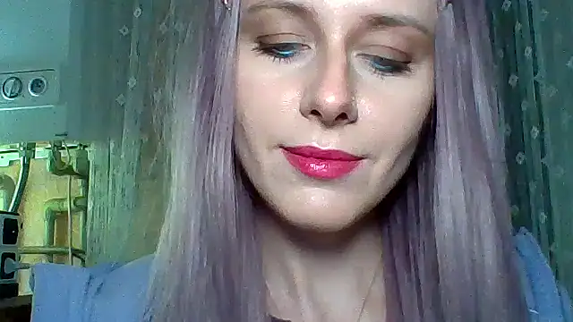 LuminousLady online show from 9, 3, 2025