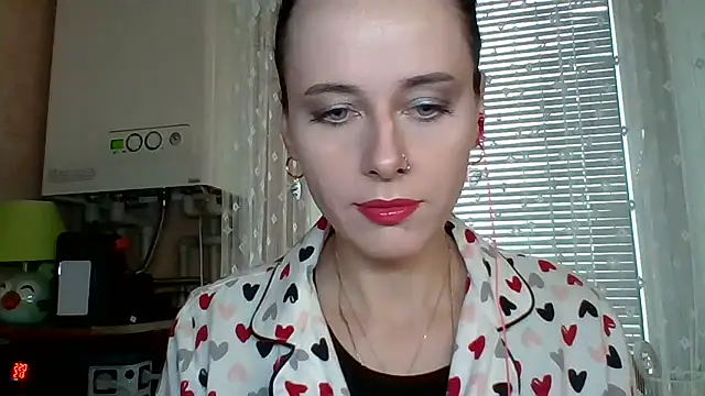 LuminousLady online show from 9, 11, 2025