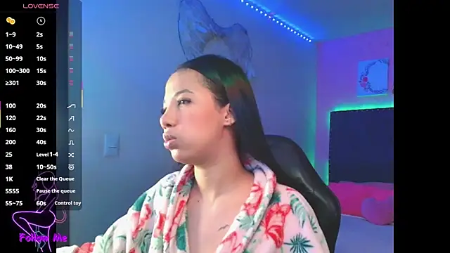 Snapshot of SallyWhitee chatting on 28, 11, 2025 SallyWhitee online show from 28, 11, 2025