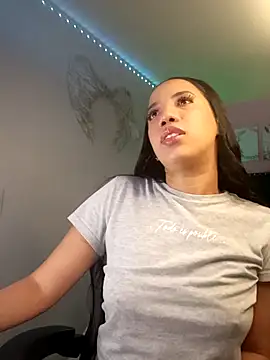 SallyWhitee online show from 7, 3, 2026