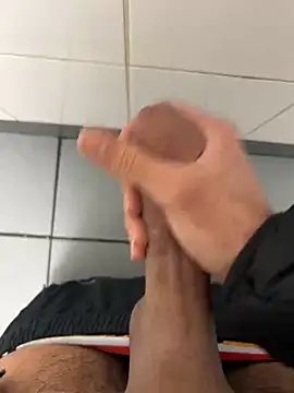 Snapshot of amialiii chatting on 13, 2, 2025 amialiii online show from 13, 2, 2025