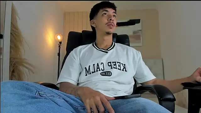 ISAAC CRYSTON online show from 1, 12, 2025