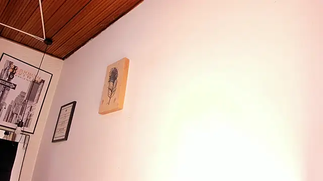 tylla  online show from 21, 12, 2025