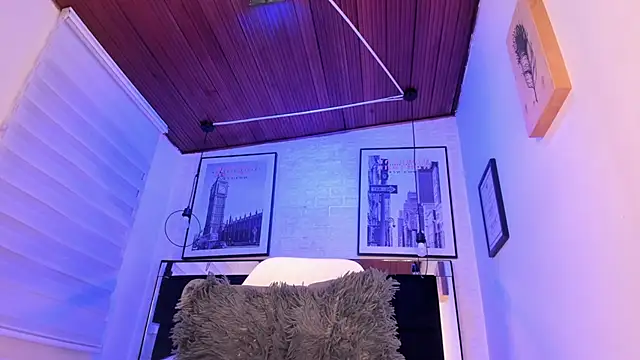 tylla  online show from 23, 12, 2025