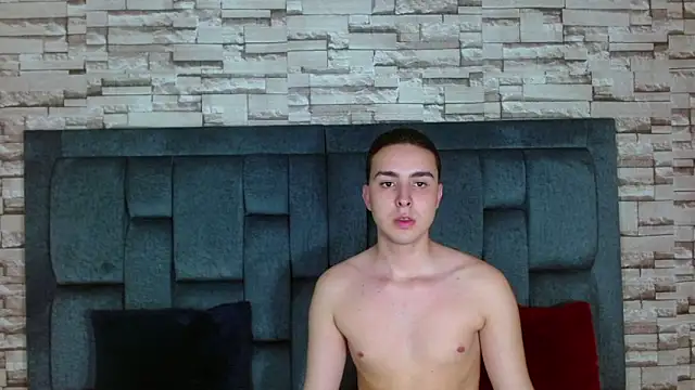 Snapshot of angel_holguin22 chatting on 8, 2, 2025 angel holguin22 online show from 8, 2, 2025