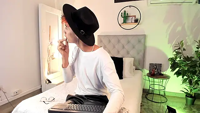 Snapshot of NovaaWheler chatting on 21, 3, 2025 NovaaWheler online show from 21, 3, 2025