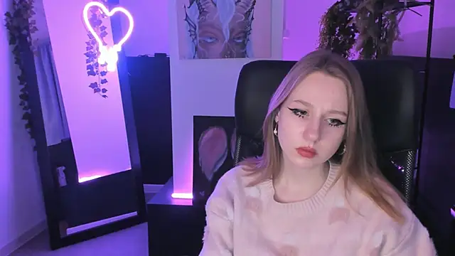 DariaTate online show from 4, 3, 2025