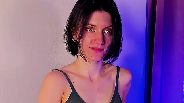 roxy riot  online show from 13, 2, 2025