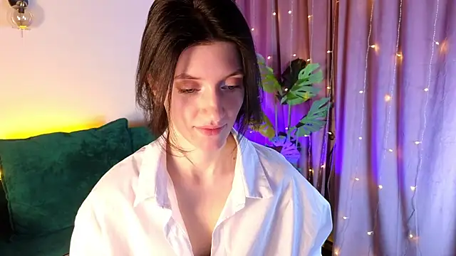 roxy riot  online show from 14, 2, 2025