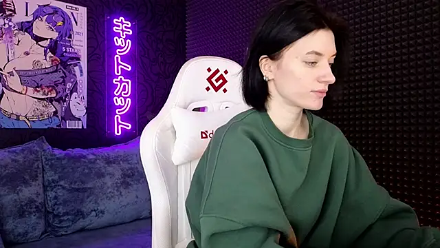 roxy riot  online show from 15, 3, 2025