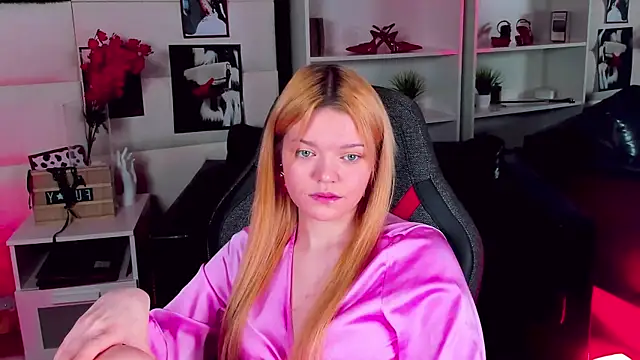 Snapshot of AdeleCartier chatting on 28, 2, 2025 AdeleCartier online show from 28, 2, 2025