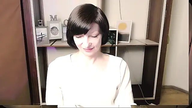  AngeliaFlow  online show from 30, 5, 2026