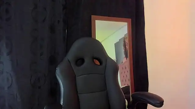 Sophia Brunett online show from 19, 2, 2025