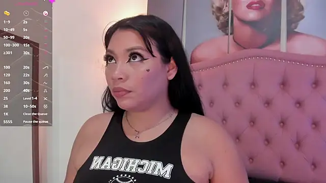 Sophia Brunett online show from 21, 2, 2025