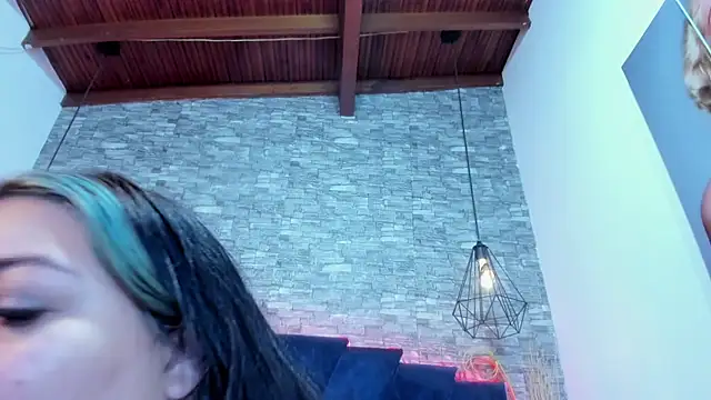 Sophia Brunett online show from 10, 4, 2026