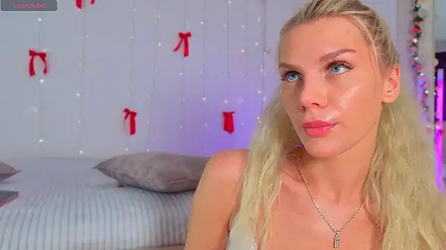 Snapshot of Nicole_Hampton chatting on 27, 3, 2026 Nicole Hampton online show from 27, 3, 2026