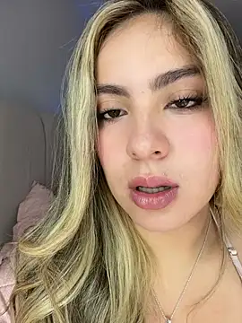 Cloee Rainbow1 online show from 23, 6, 2026