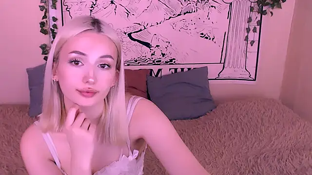 Snapshot of beauty_blonde chatting on 10, 3, 2025 beauty blonde online show from 10, 3, 2025