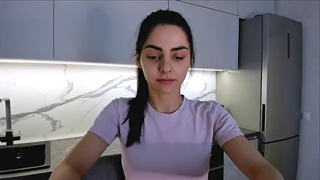 EmiliaZen online show from 4, 3, 2025