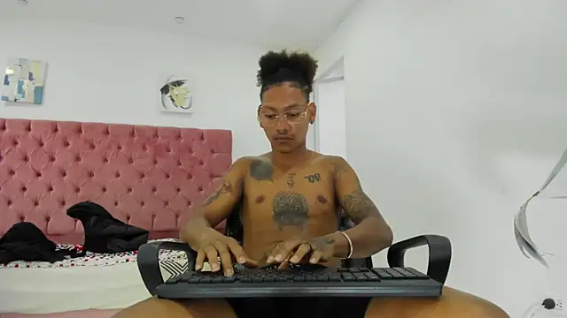 Snapshot of blackdirty420 chatting on 18, 2, 2025 blackdirty420 online show from 18, 2, 2025