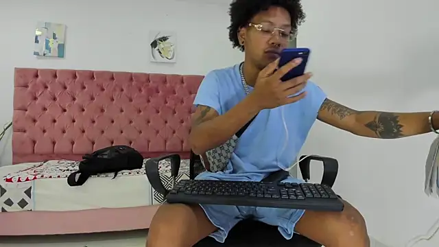 Snapshot of blackdirty420 chatting on 19, 2, 2025 blackdirty420 online show from 19, 2, 2025
