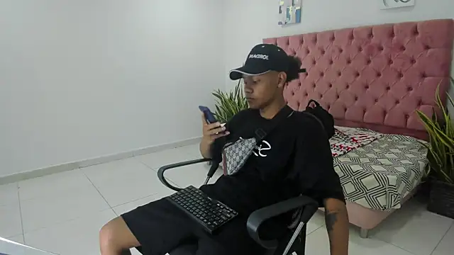 Snapshot of blackdirty420 chatting on 24, 2, 2025 blackdirty420 online show from 24, 2, 2025