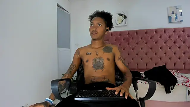 Snapshot of blackdirty420 chatting on 8, 3, 2025 blackdirty420 online show from 8, 3, 2025