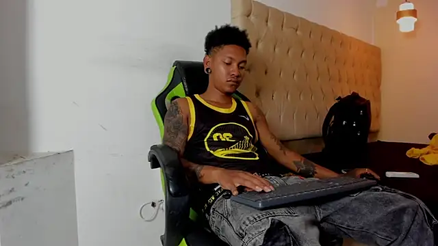 Snapshot of blackdirty420 chatting on 16, 10, 2025 blackdirty420 online show from 16, 10, 2025