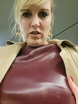 Sexybiene969 online show from 29, 10, 2025