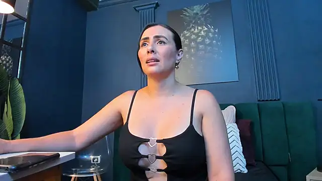 scarlet edwars online show from 6, 4, 2026