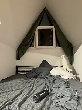 Julian wins online show from 22, 3, 2025