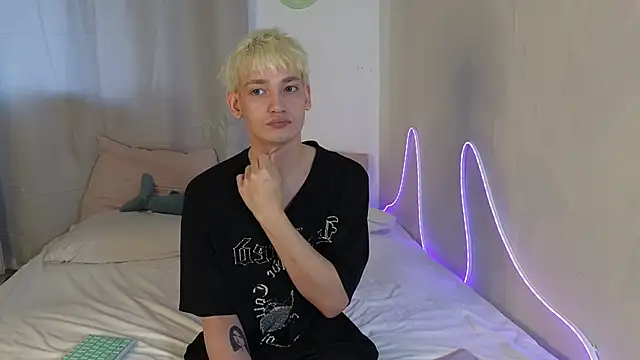 Julian wins online show from 4, 4, 2026