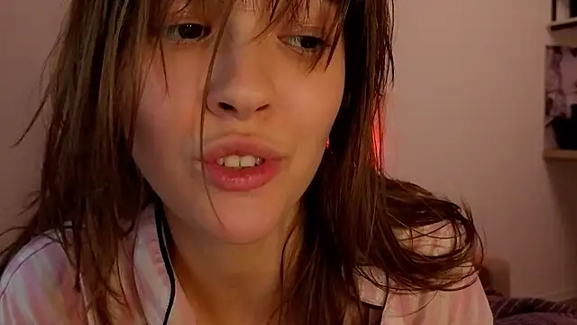 Snapshot of DemiDee chatting on 16, 5, 2026 DemiDee online show from 16, 5, 2026