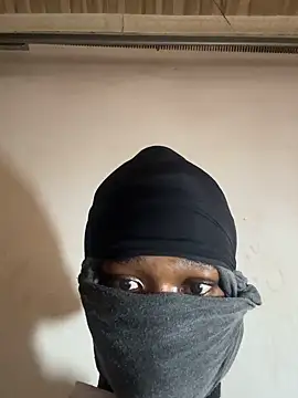 Snapshot of OneWhoBringsJoy chatting on 8, 11, 2025 OneWhoBringsJoy online show from 8, 11, 2025