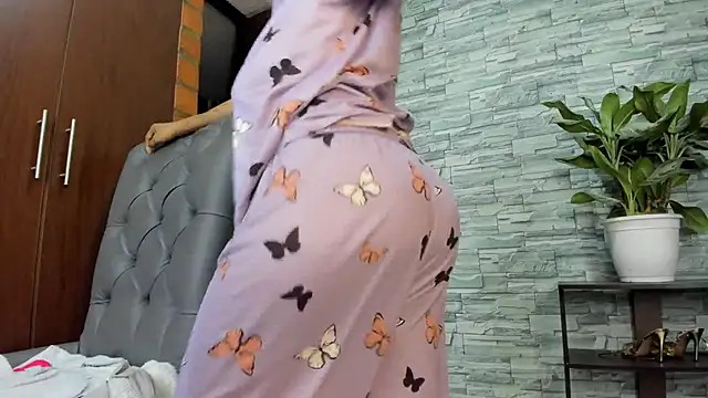 nicollesofia2 online show from 8, 2, 2025